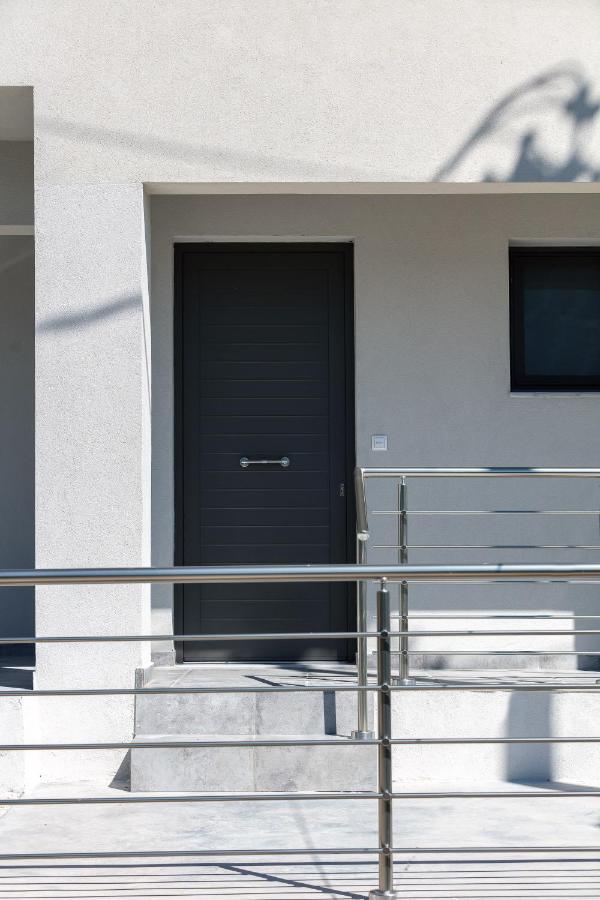 Tavronitis Greek Sky - New Modern Apartment With Shared Pool מראה חיצוני תמונה